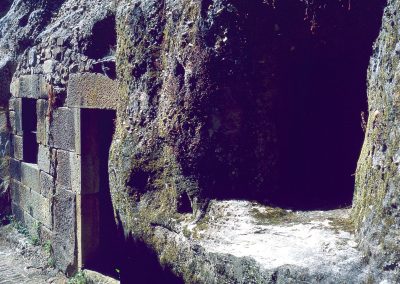 Iglesia rupestre de San Miguel